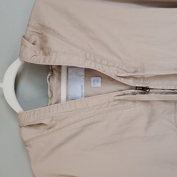 Old Navy women's zipped, hooded poncho jacket. Tan, XL/XXL - Picture 2 of 9